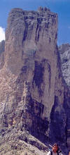 The Dwarfish one of Lavaredo, evident the crack Preuss that ploughs the whole wall.